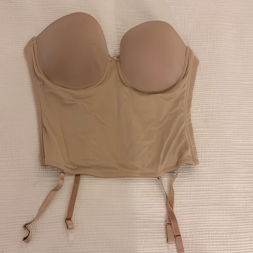 NWT bustier- Va bien Ulta- Lift seamless bra, nude, size 36 DDD, corset hooks